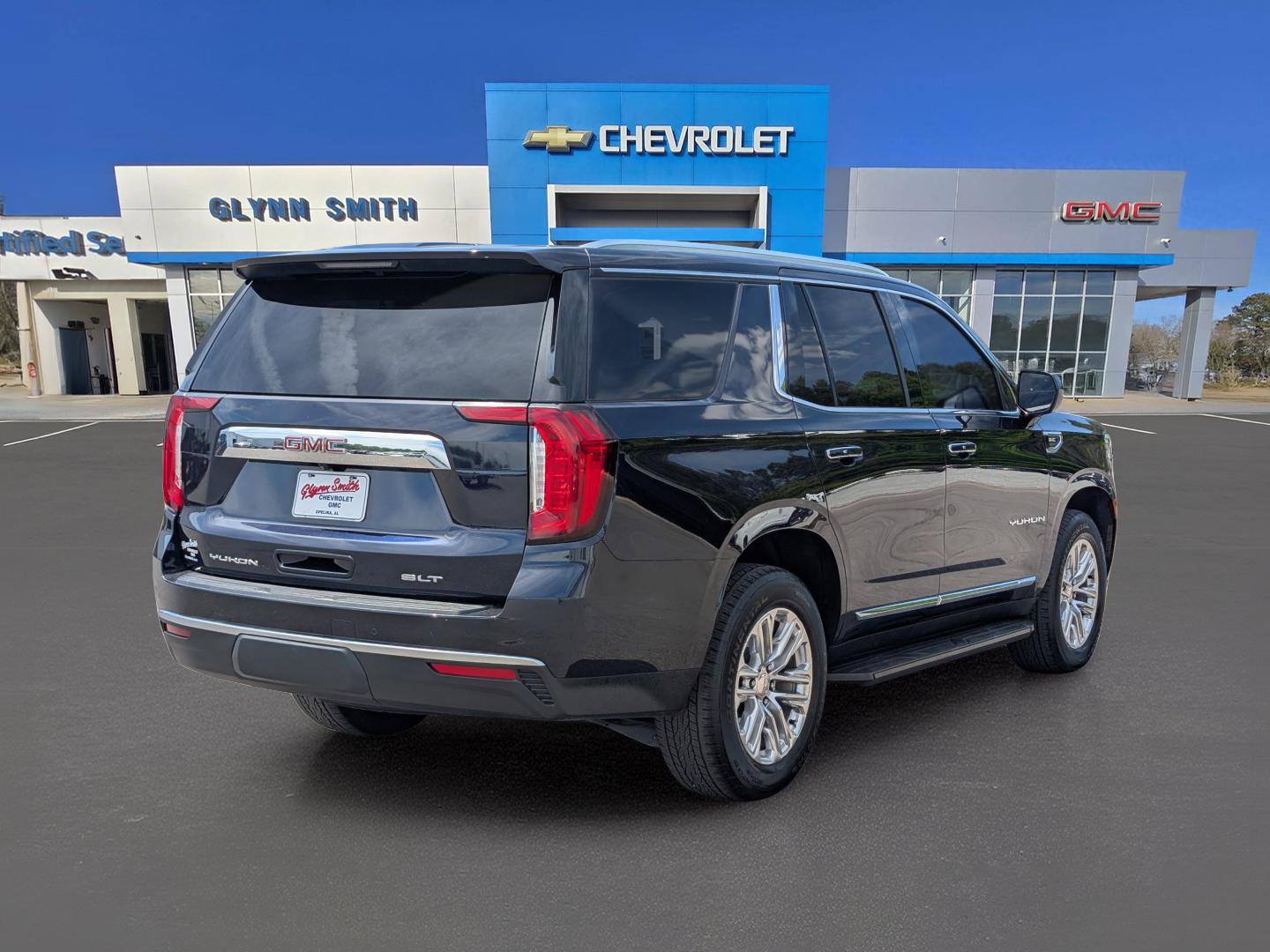 Used 2024 GMC Yukon SLT AWD/4WD image 8