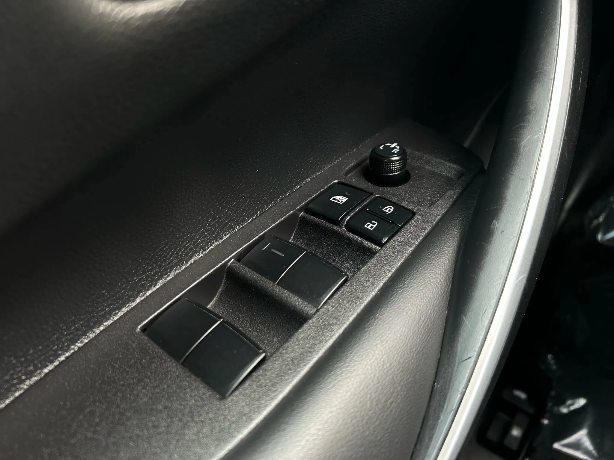 Used 2024 Toyota Corolla SE image 13