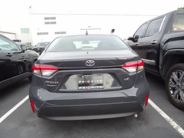 Used 2025 Toyota Corolla LE w/ LE Premium Package FWD image 5