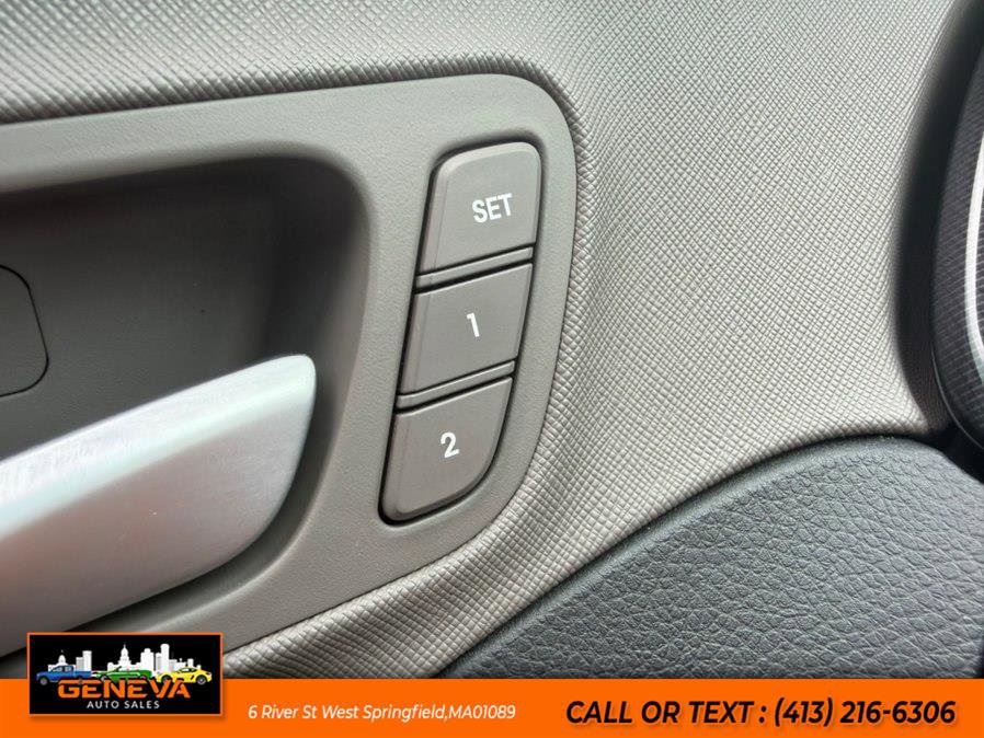 Used 2014 Hyundai Santa Fe GLS image 22