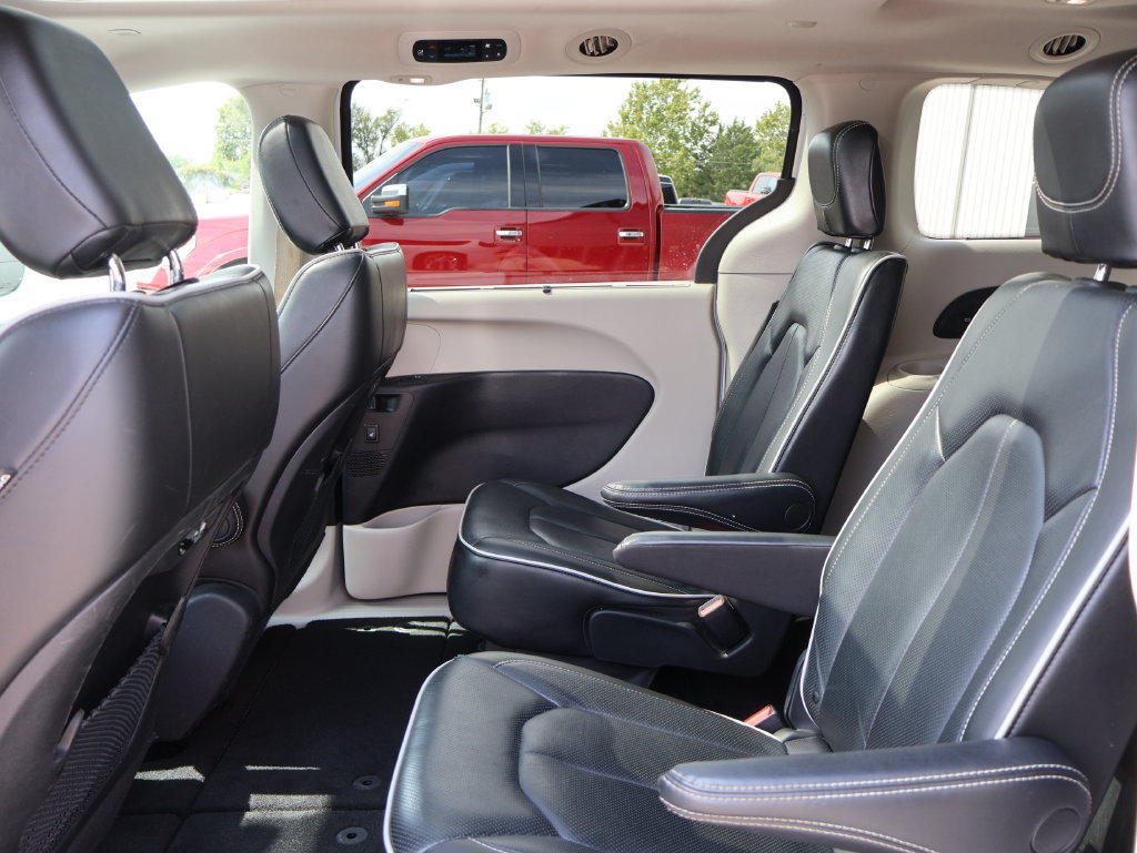 Used 2022 Chrysler Pacifica Limited FWD image 18