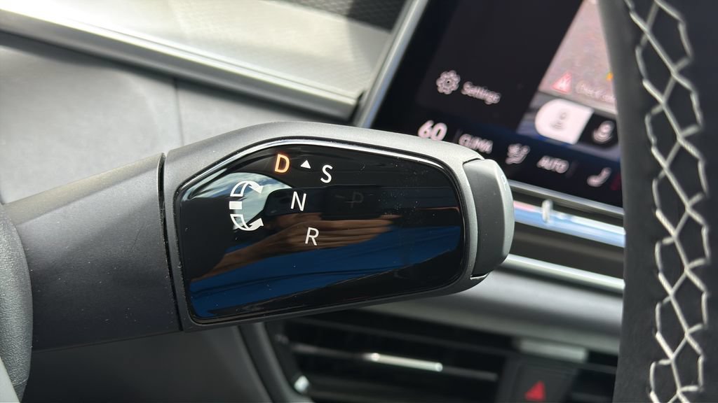 New 2026 Volkswagen Tiguan SE AWD/4WD image 17