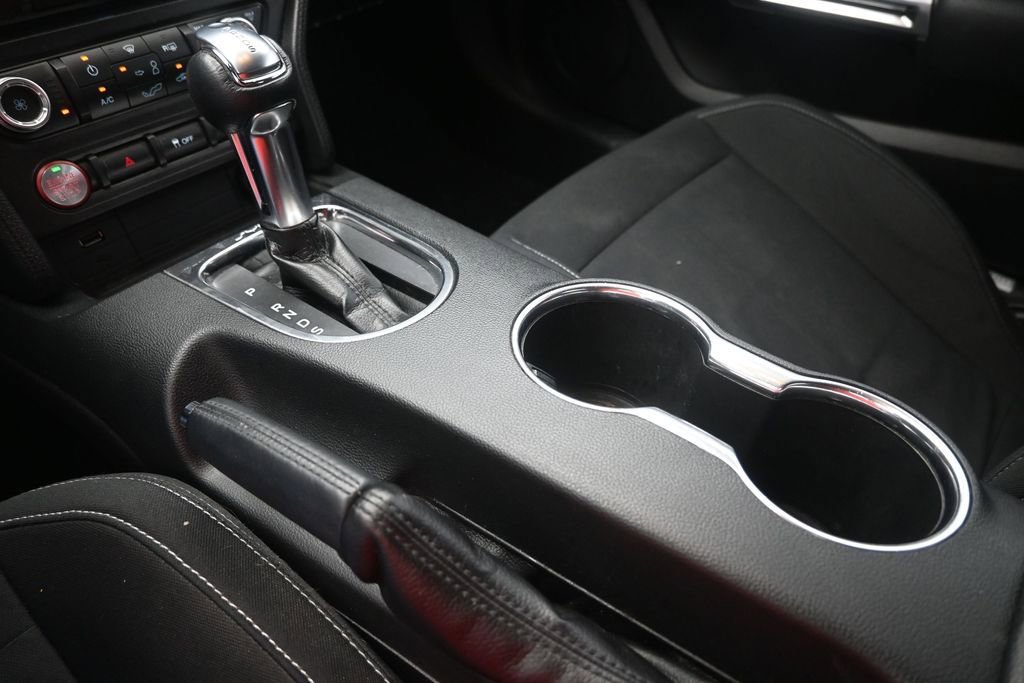 Used 2018 Ford Mustang Coupe RWD image 25