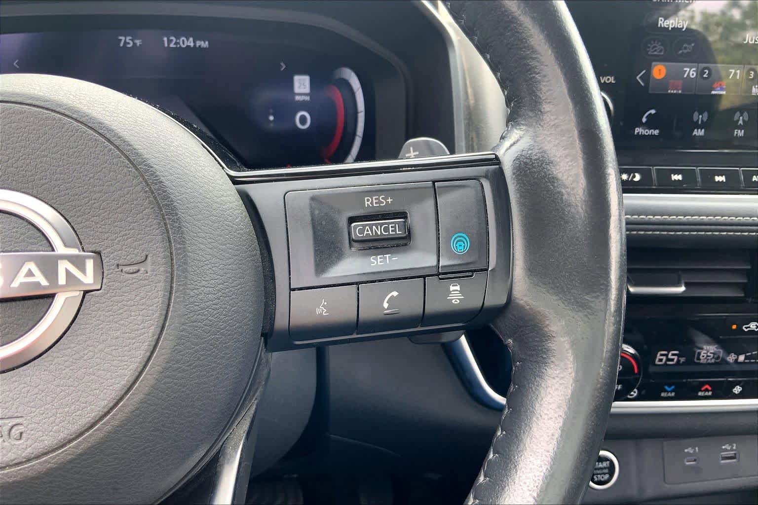 Used 2022 Nissan Rogue Platinum w/ Head-Up Display Package FWD image 25
