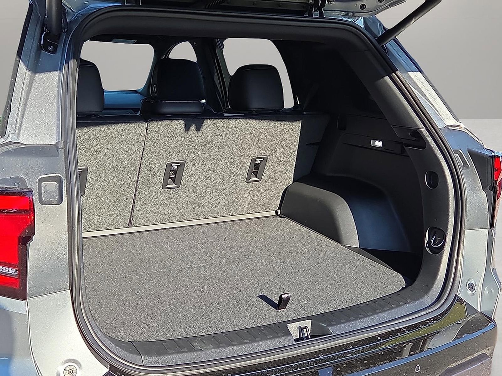 Used 2026 GMC Terrain AT4 w/ Technology Package II image 9