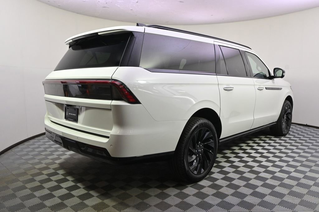 New 2026 Lincoln Navigator L Reserve w/ Jet Appearance Package image 7