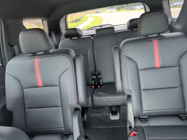 Used 2025 Chevrolet Traverse RS w/ LPO, Floor Liner Package AWD/4WD image 20