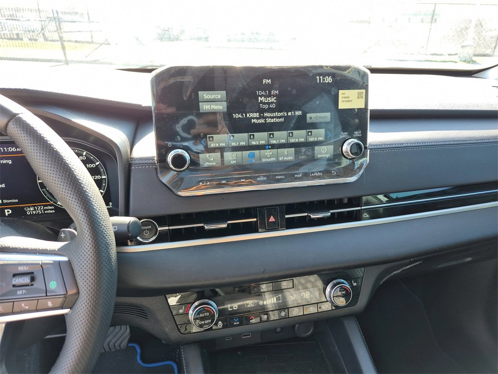 Used 2024 Mitsubishi Outlander 4WD Plug-In Hybrid image 39