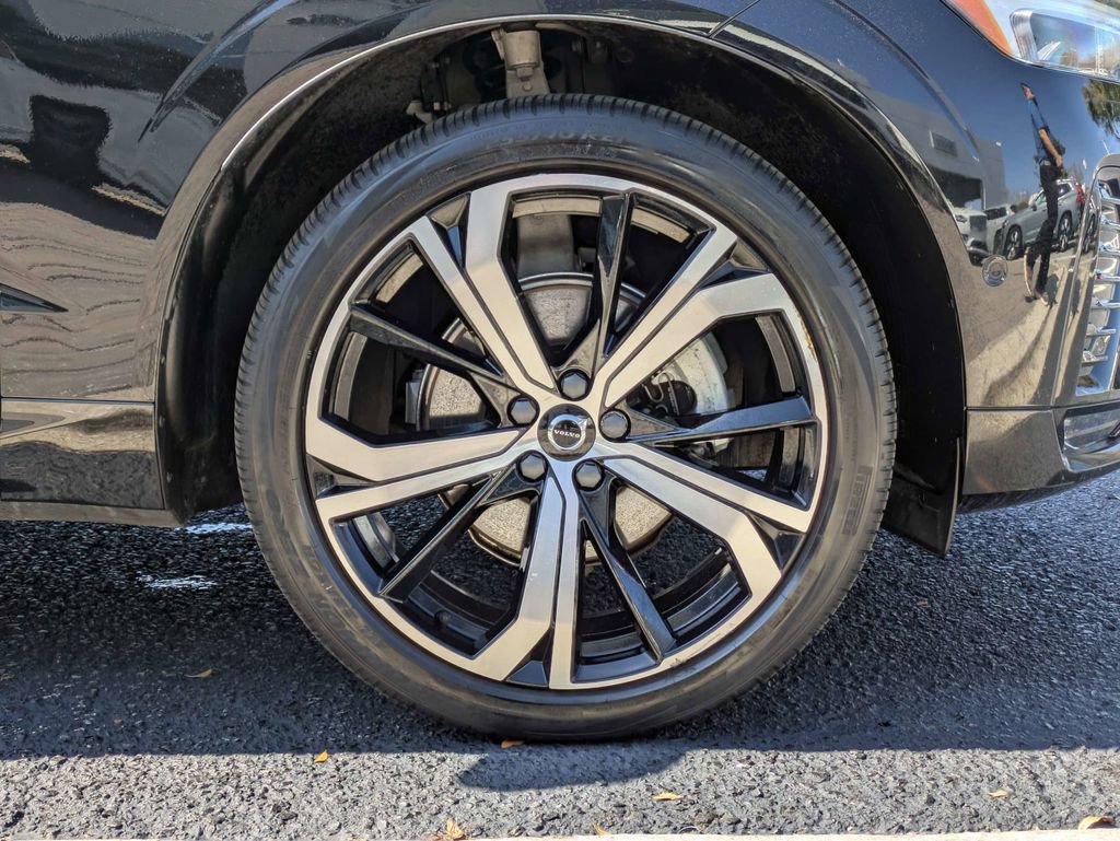 Used 2023 Volvo XC60 B5 Ultimate w/ Climate Package image 11