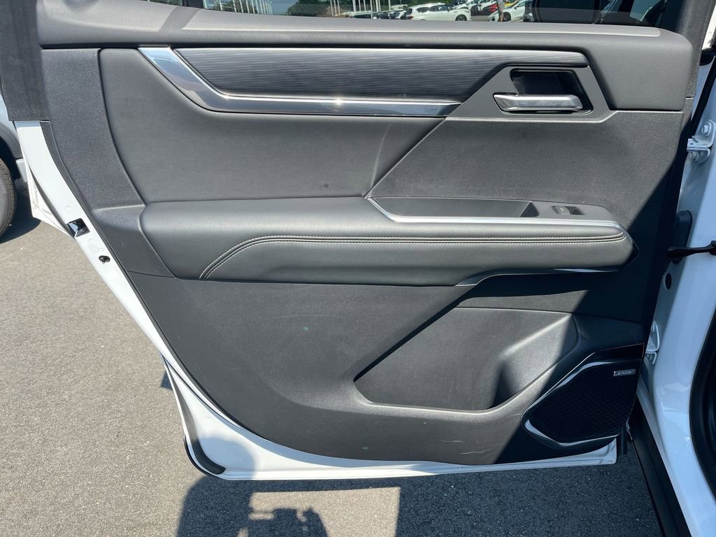 Used 2025 GMC Acadia Elevation FWD image 28