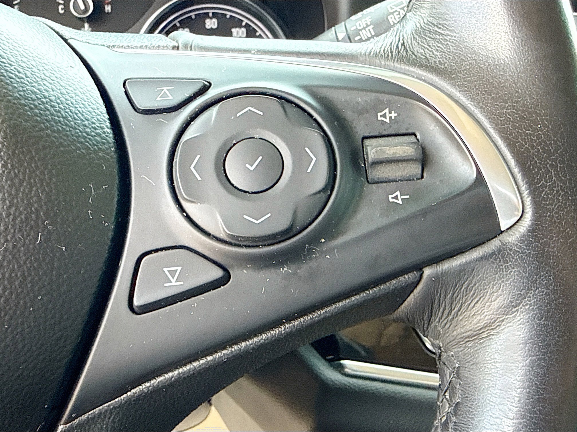Used 2018 Buick Enclave Premium w/ Experience Buick Package FWD image 41