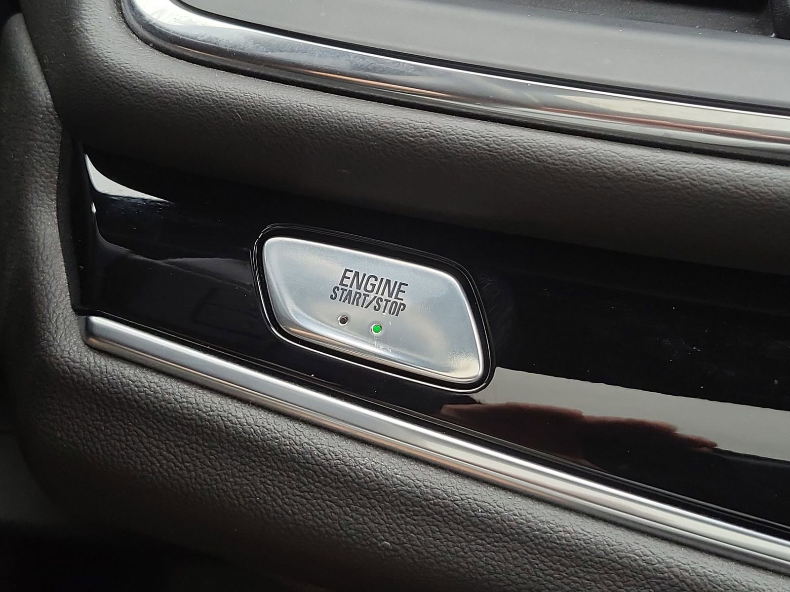 Used 2023 Buick Enclave Avenir w/ Avenir Technology Package image 17