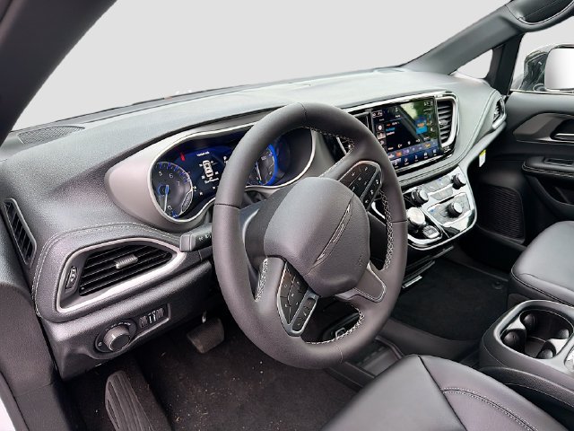 New 2027 Chrysler Pacifica Select FWD image 7