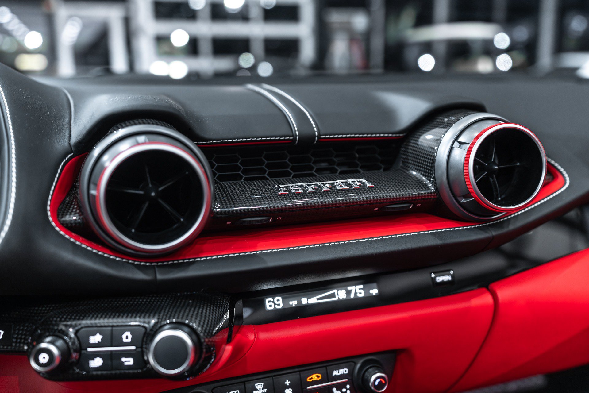 Used 2023 Ferrari 812 GTS RWD image 18