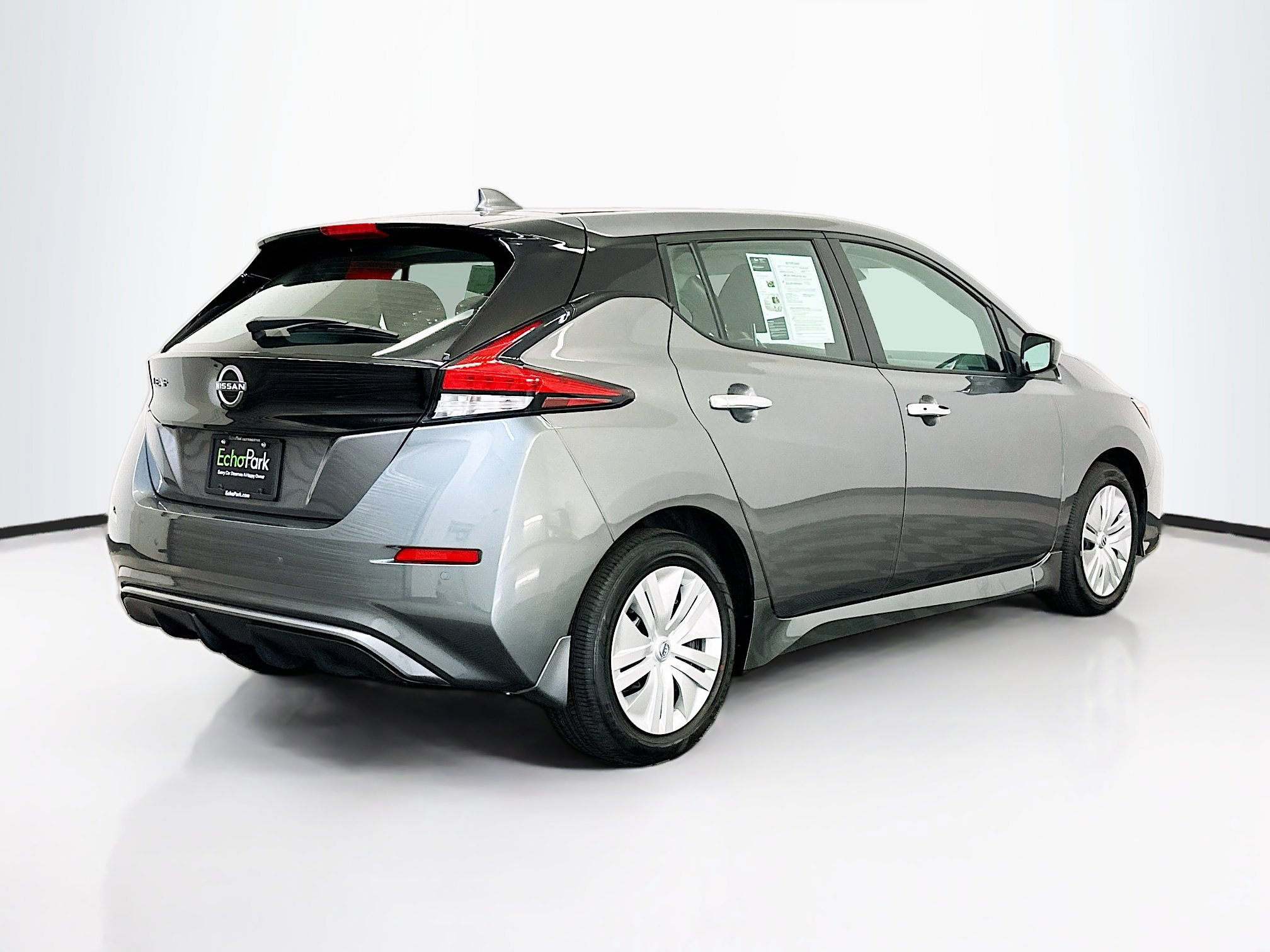 Used 2024 Nissan Leaf S image 9