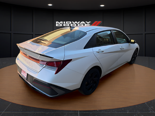 Used 2026 Hyundai Elantra Sport FWD image 4