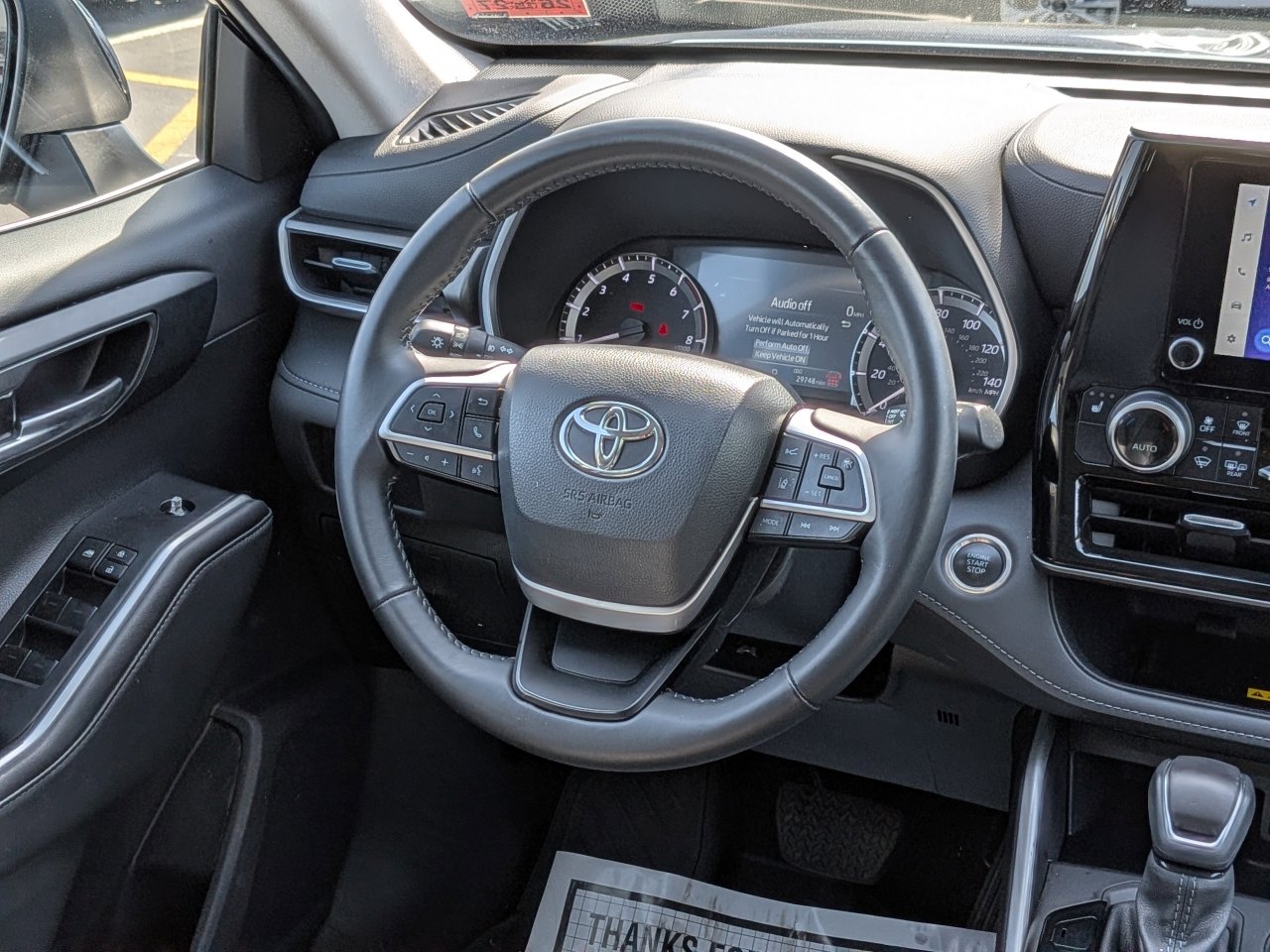 Used 2024 Toyota Highlander XLE AWD/4WD image 16