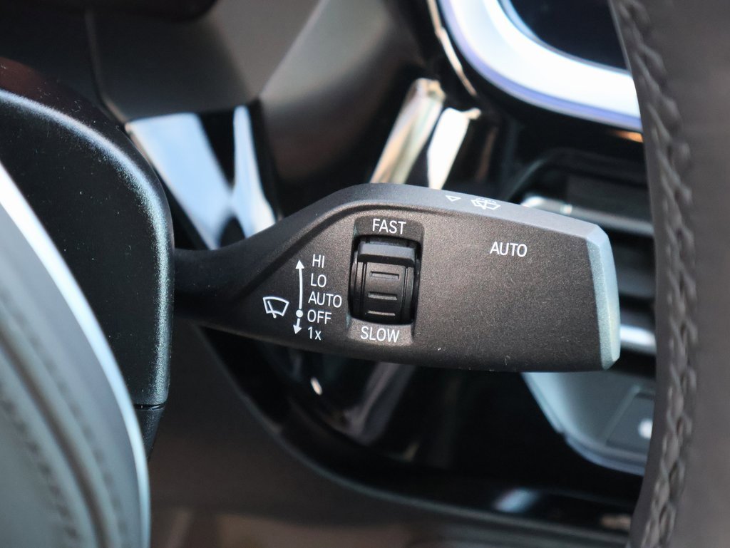 Used 2024 BMW Z4 M40i w/ Premium Package image 33