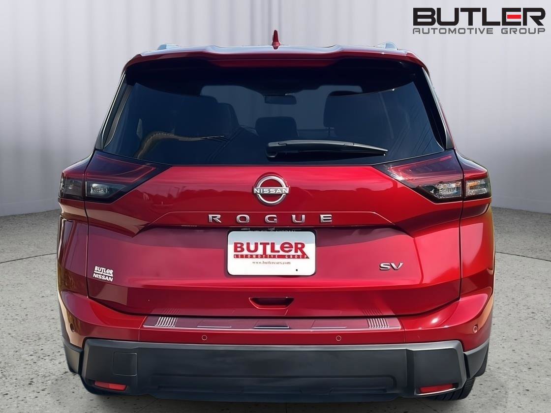 Used 2024 Nissan Rogue SV w/ SV Premium Package image 5