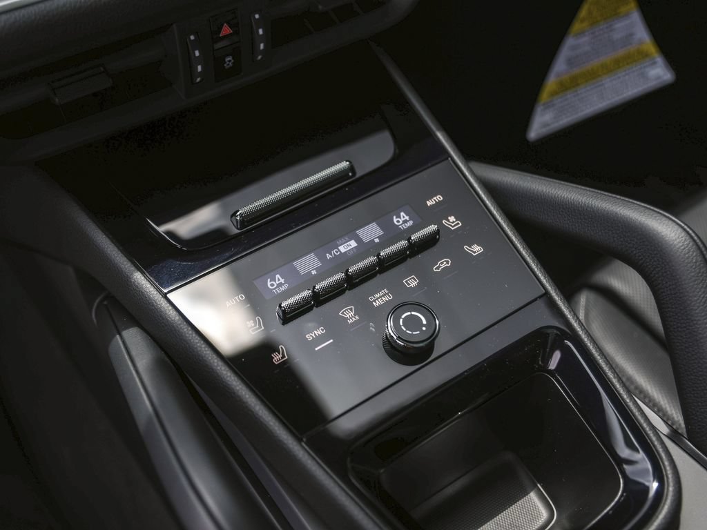 New 2026 Porsche Cayenne Coupe AWD/4WD image 26