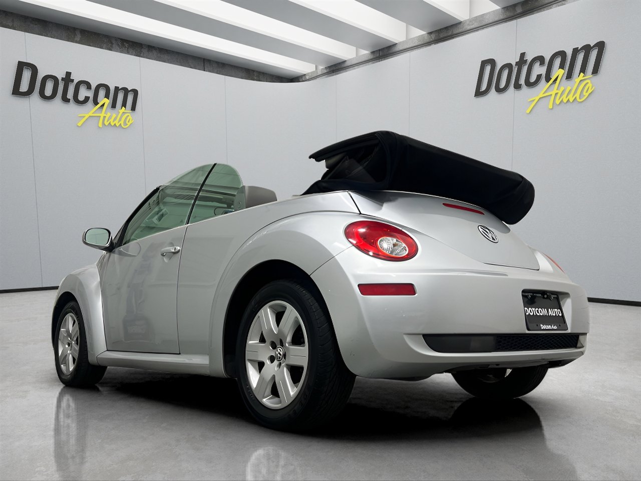 Used 2007 Volkswagen Beetle Convertible w/ Package 1 image 24