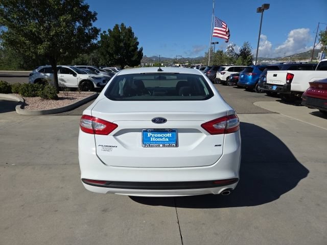 Used 2016 Ford Fusion SE FWD image 6