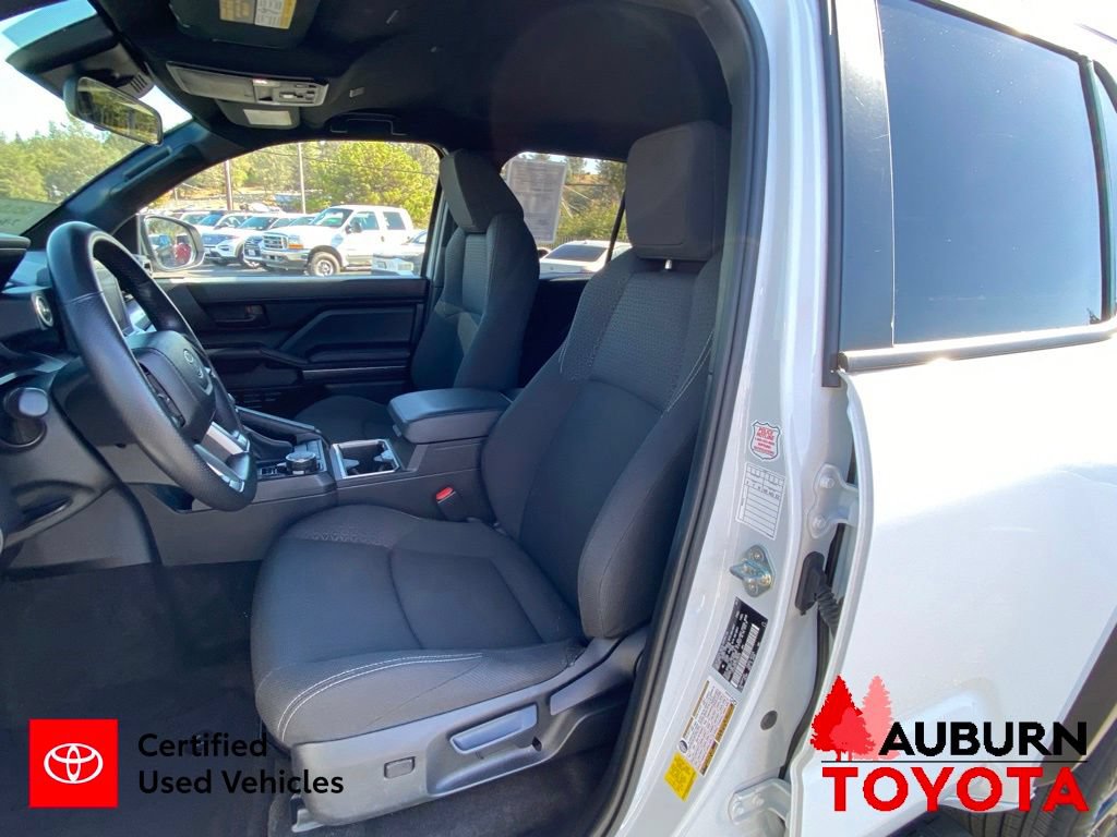 Certified 2025 Toyota 4Runner SR5 AWD/4WD image 32