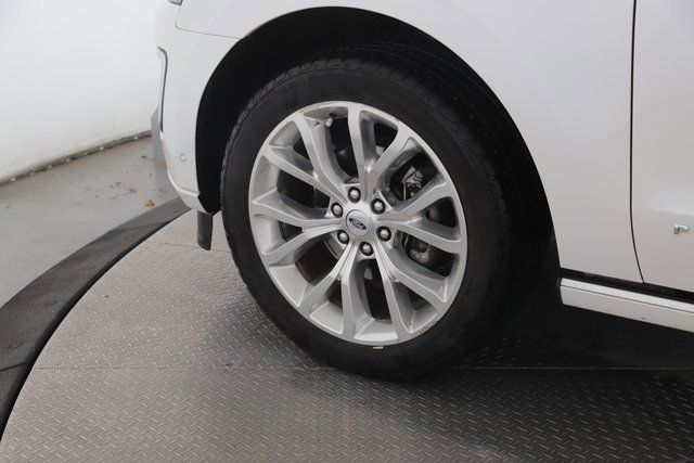 Used 2019 Ford Expedition Platinum image 13