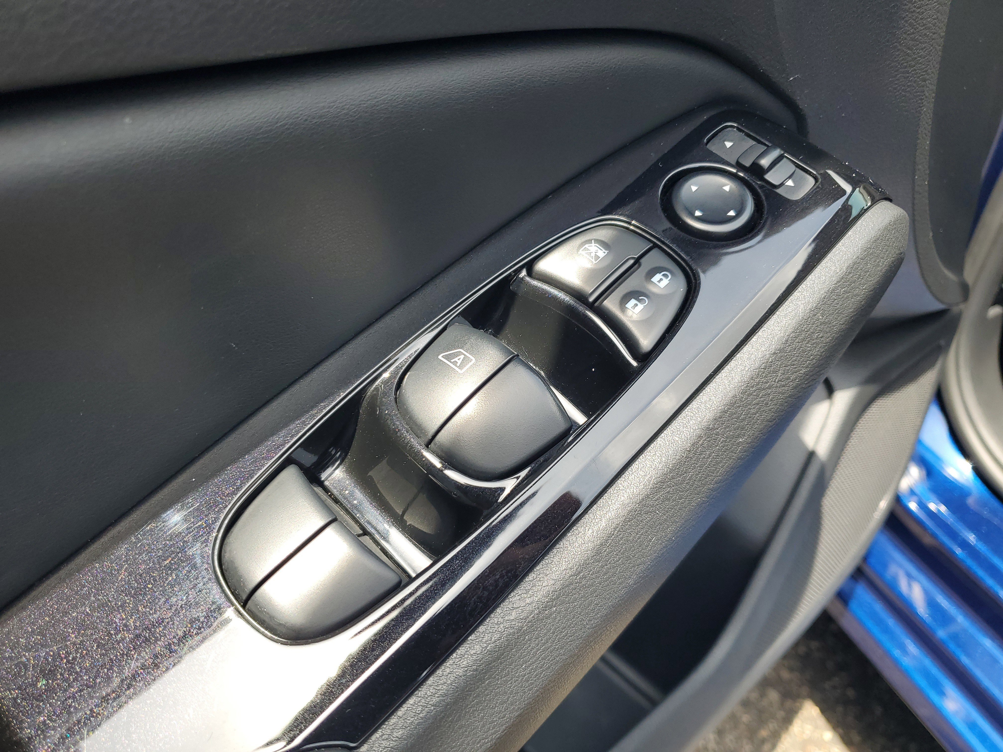 Certified 2024 Nissan Altima 2.5 SR FWD image 10