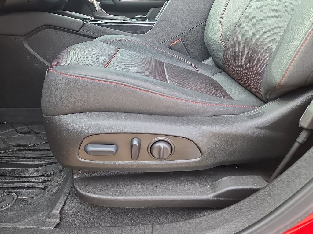 Used 2023 Chevrolet Blazer RS w/ Enhanced Convenience Package image 26