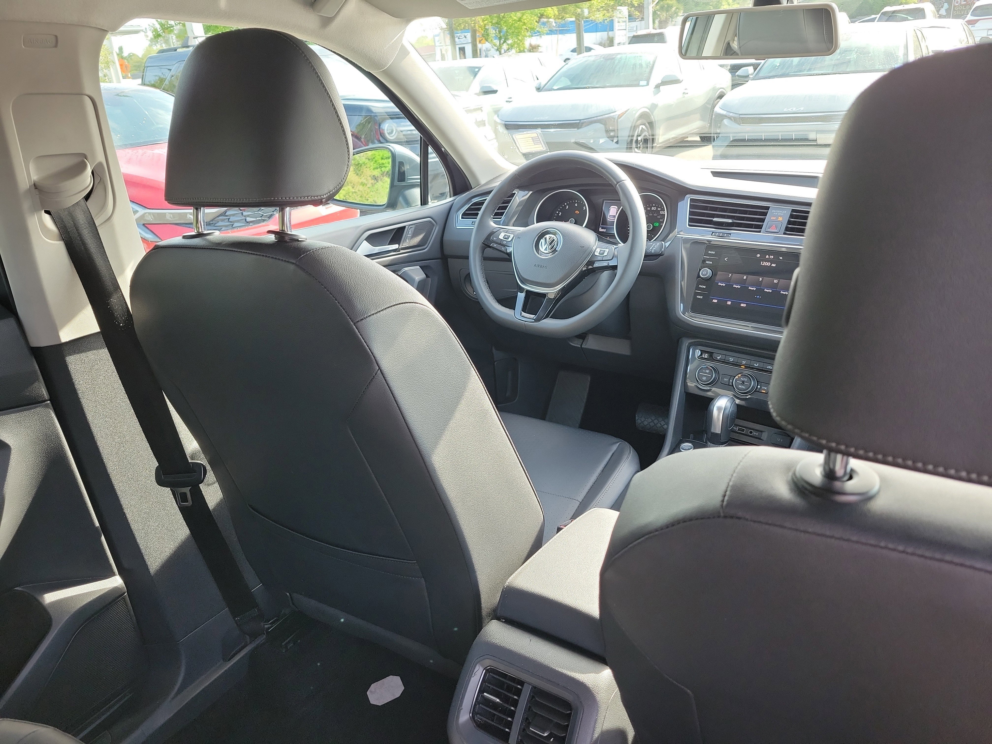 Used 2020 Volkswagen Tiguan SE image 14