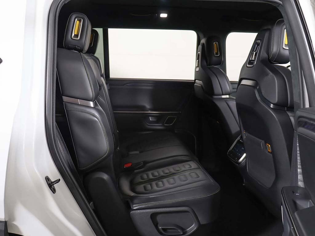 Used 2023 Rivian R1S Adventure image 37