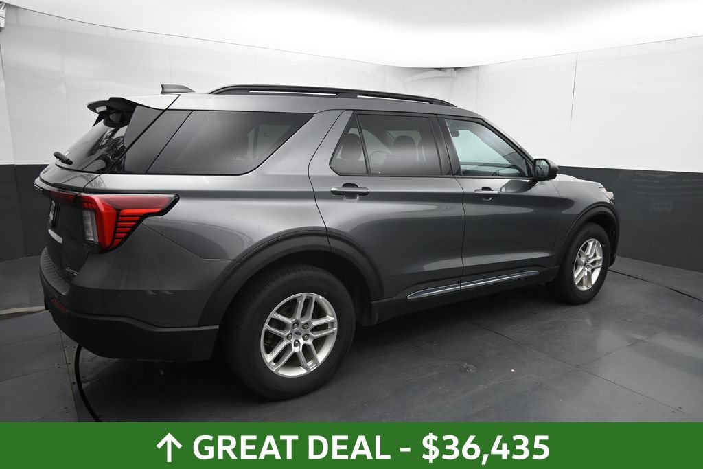 Used 2025 Ford Explorer Active AWD/4WD image 13