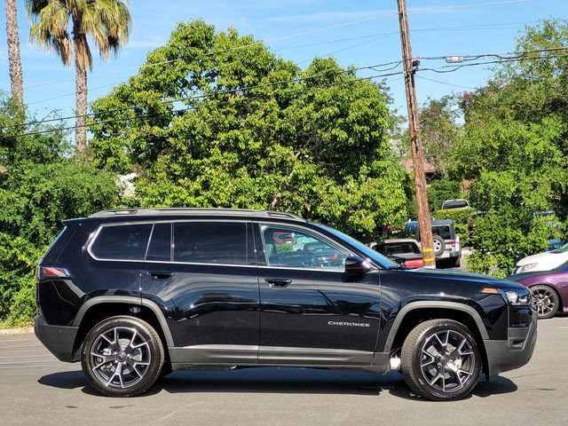 New 2026 Jeep Cherokee Overland image 8