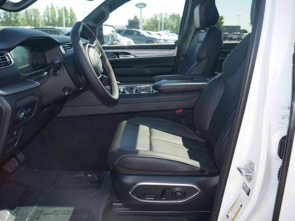 New 2026 Jeep Grand Wagoneer Limited AWD/4WD image 29