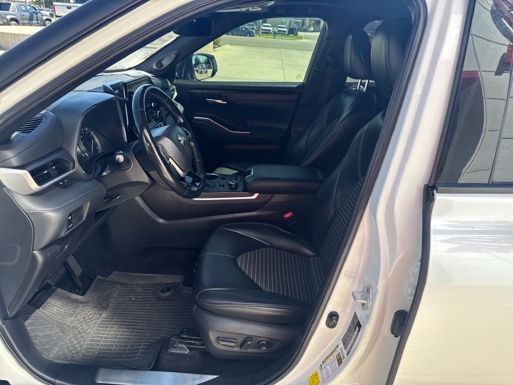 Certified 2022 Toyota Highlander XSE AWD/4WD image 9