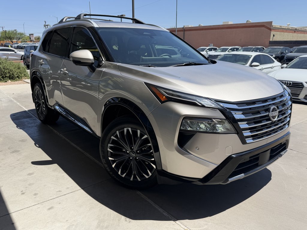 Used 2025 Nissan Rogue Platinum FWD image 6