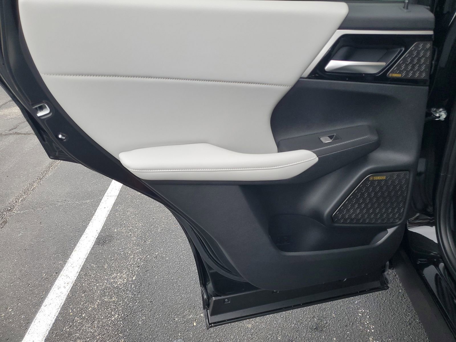 New 2026 Mitsubishi Outlander SE image 23