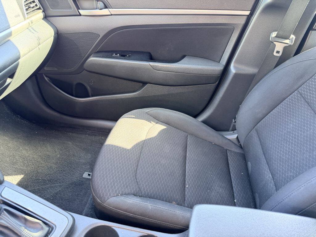Used 2020 Hyundai Elantra SEL w/ Cargo Package (C1) FWD image 11