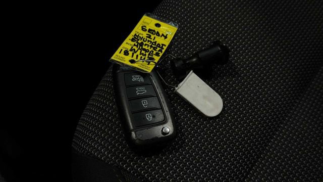Used 2021 Hyundai Accent SE FWD image 20