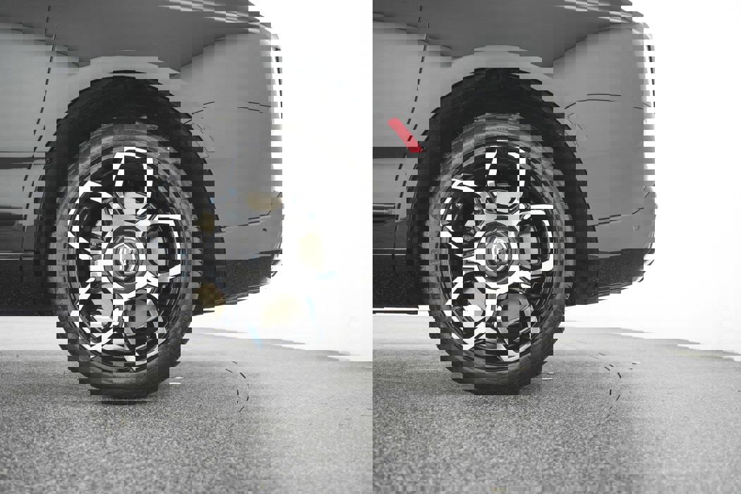 New 2025 Rolls-Royce Cullinan Black Badge image 14