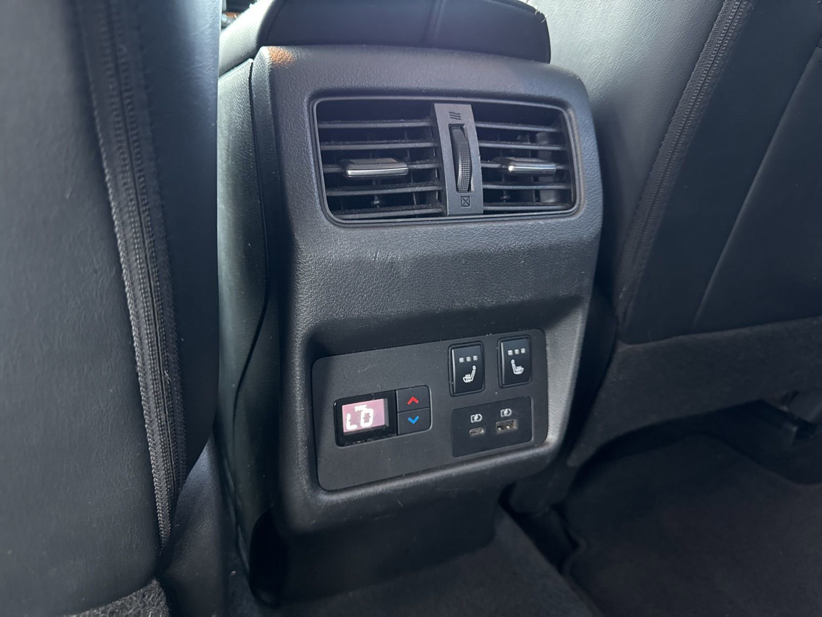 Used 2021 Nissan Rogue Platinum image 16