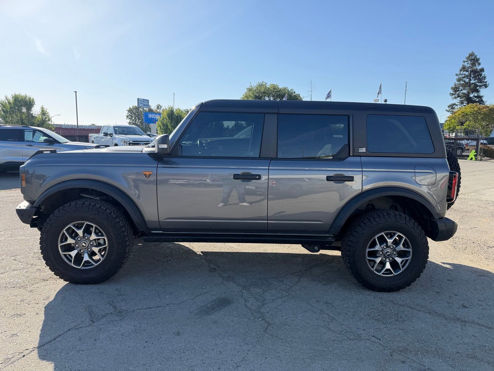 Certified 2024 Ford Bronco Badlands AWD/4WD image 2