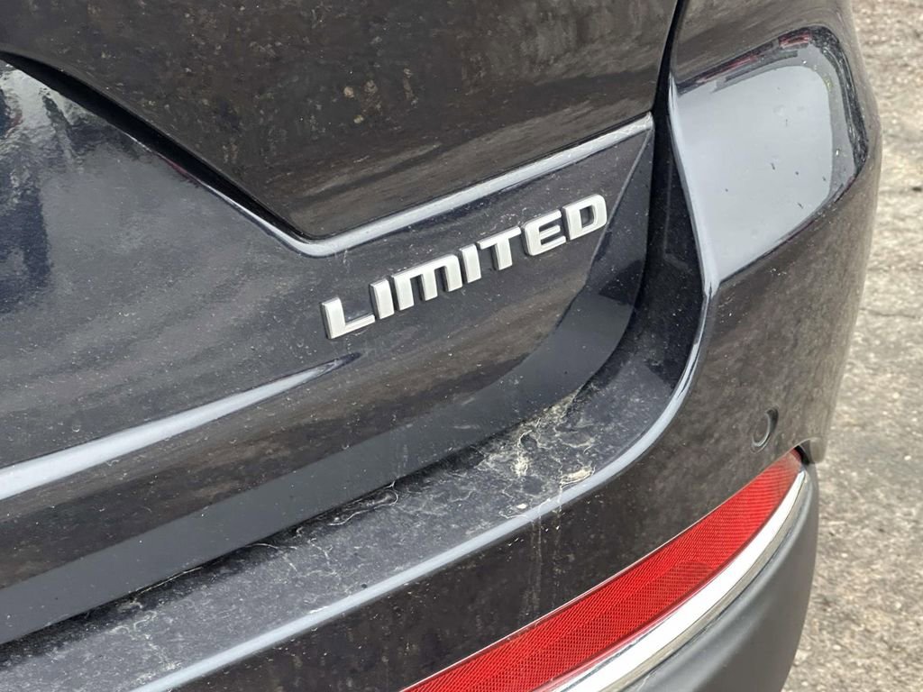 Used 2024 Jeep Grand Cherokee Limited image 10