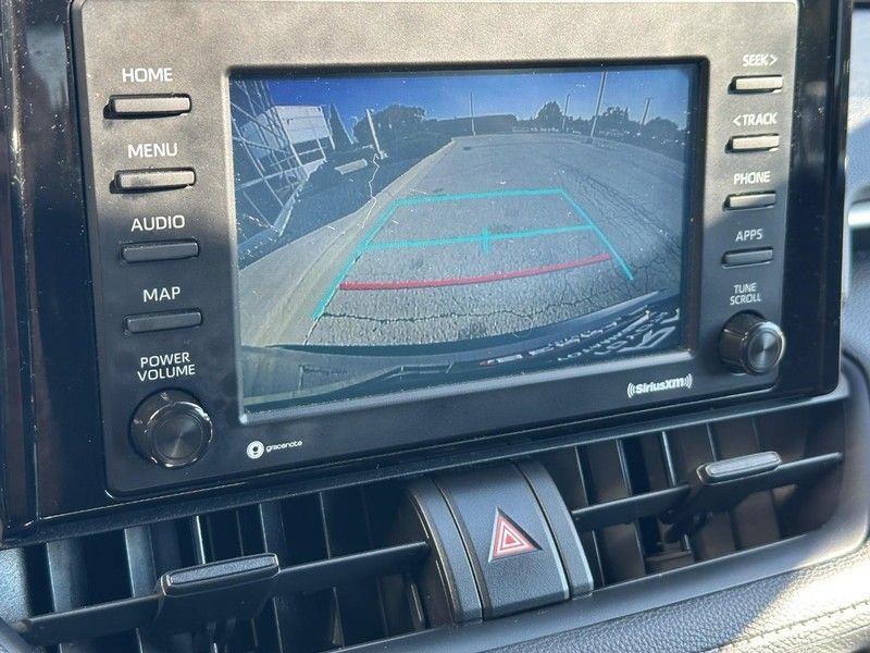 Used 2021 Toyota RAV4 LE AWD/4WD image 18