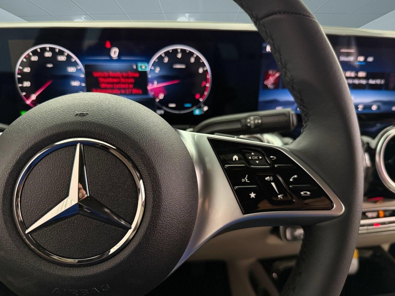 Used 2026 Mercedes-Benz GLB 250 image 25