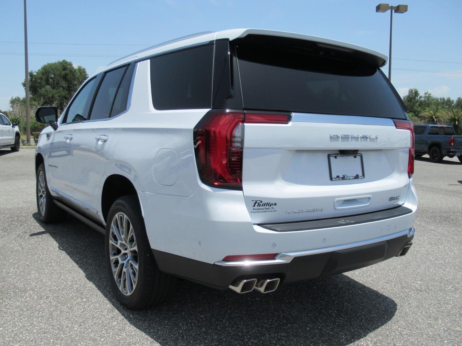 New 2026 GMC Yukon Denali w/ Denali Reserve Package AWD/4WD image 5