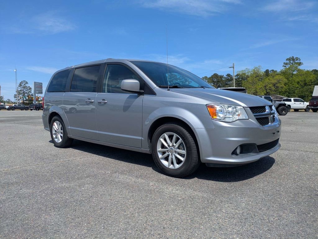 Used 2019 Dodge Grand Caravan SXT image 2