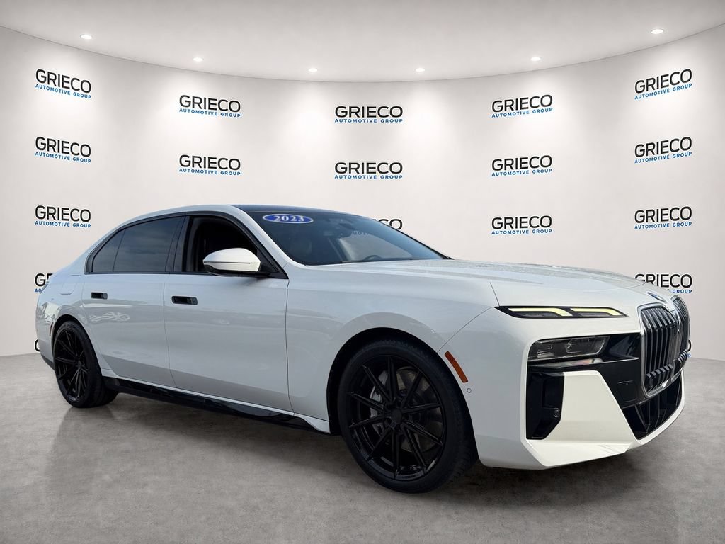Used 2023 BMW 760i xDrive AWD/4WD image 1