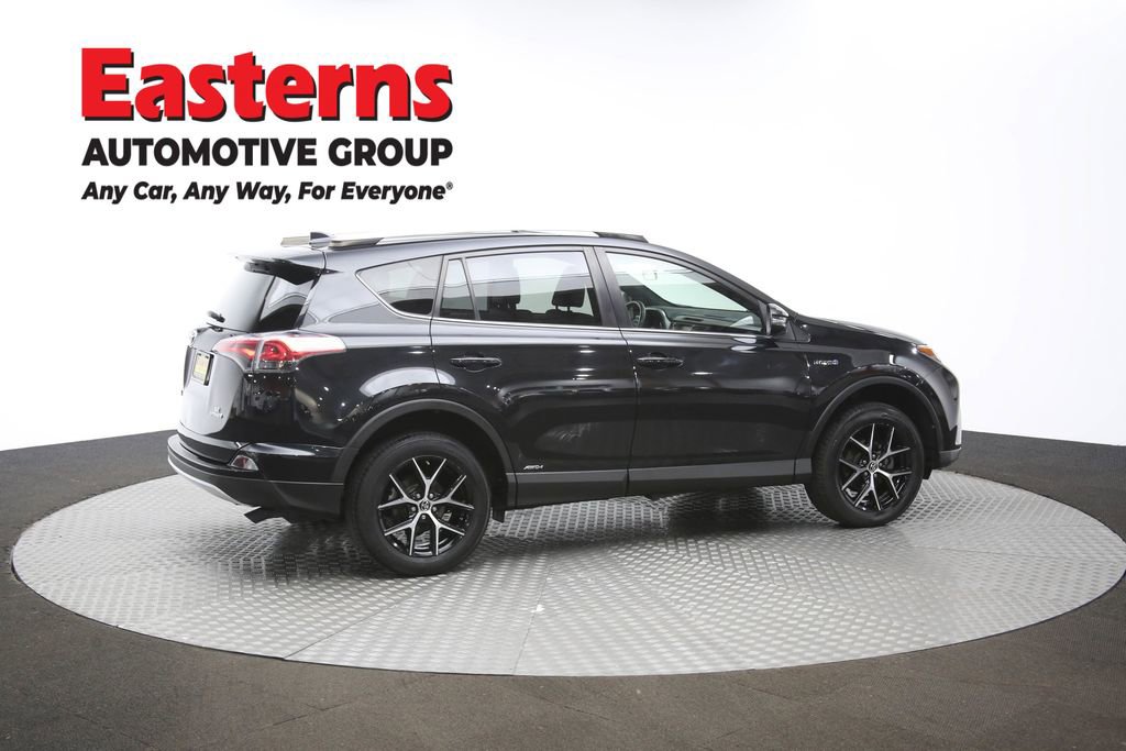 Used 2018 Toyota RAV4 SE image 60